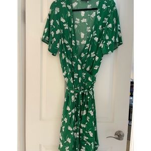 Eloquii Size 20 green floral wrap dress. Never worn, but no tags.